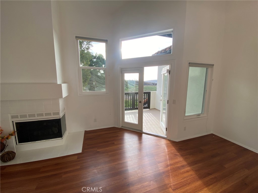 MLS #OC25262842 image #9