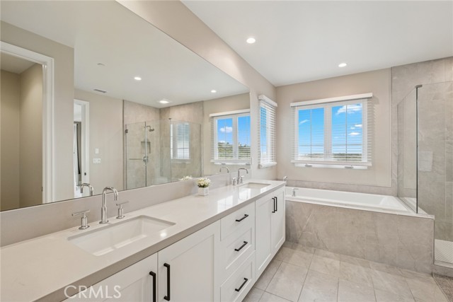 MLS #OC25262846 image #24