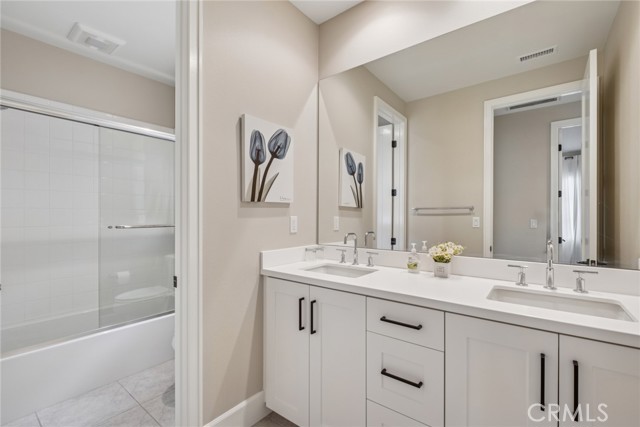 MLS #OC25262846 image #26