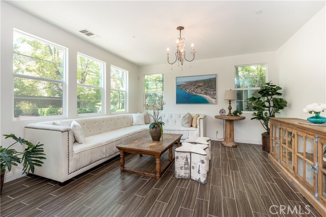 MLS #OC25262857 image #1