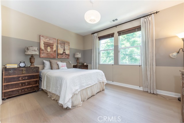 MLS #OC25262857 image #20