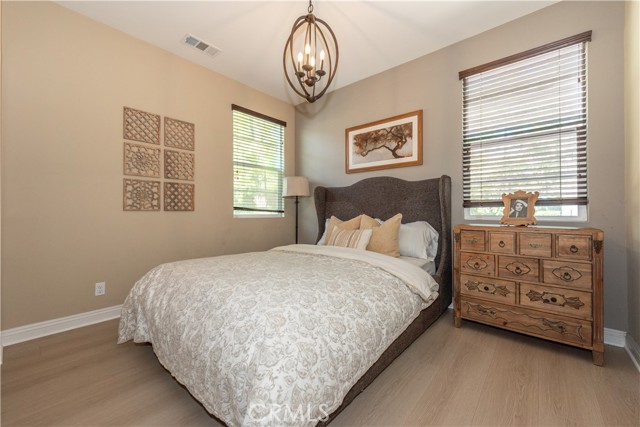 MLS #OC25262857 image #8