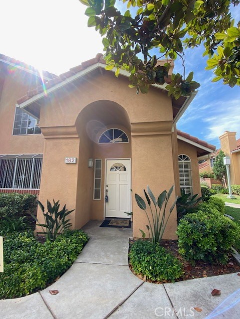 MLS #OC25262885 image #1