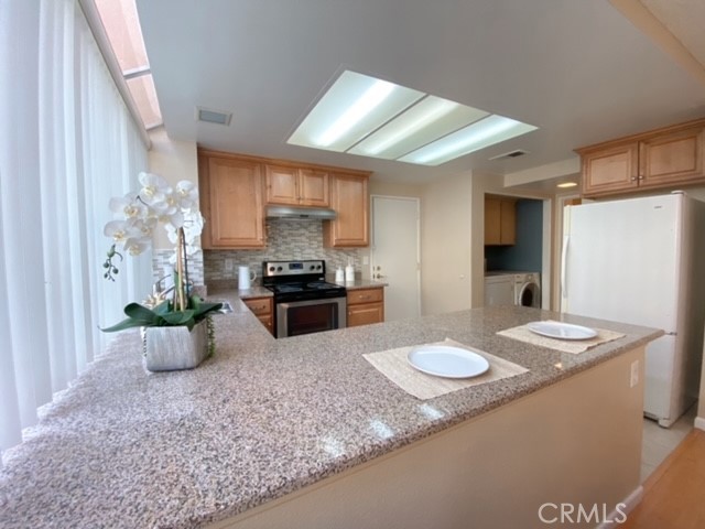 MLS #OC25262885 image #16