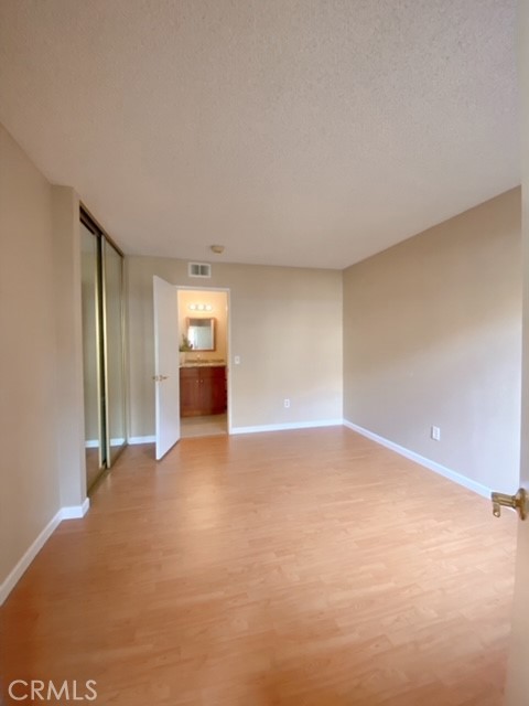 MLS #OC25262885 image #33