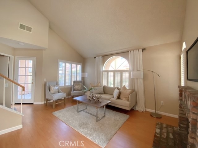 MLS #OC25262885 image #4