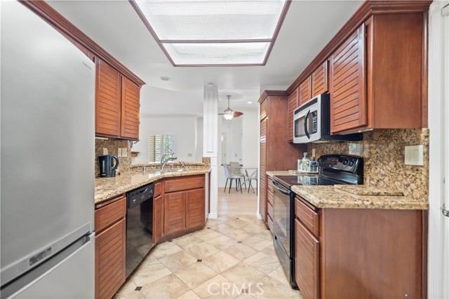 MLS #OC25262903 image #13