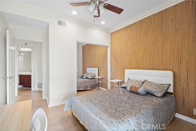 MLS #OC25262903 image #16