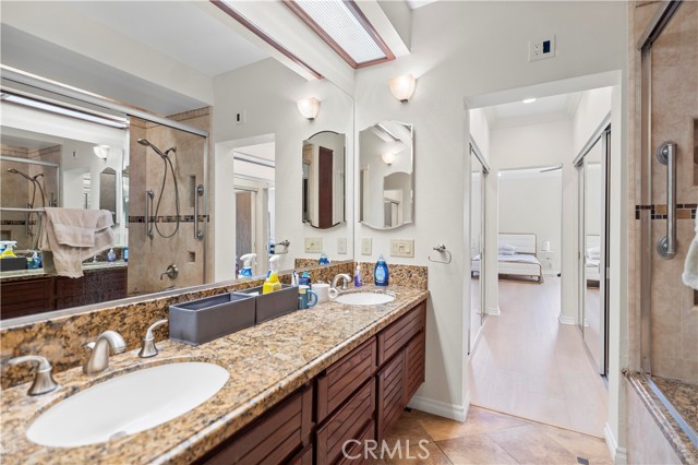 MLS #OC25262903 image #28