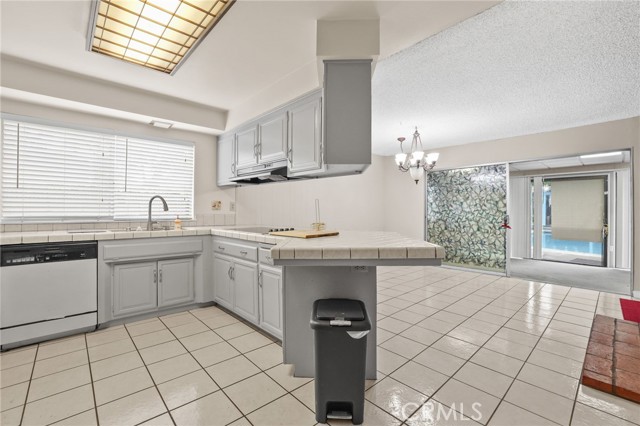 MLS #OC25262904 image #11