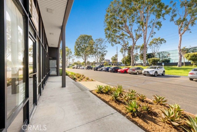 MLS #OC25262913 img 3