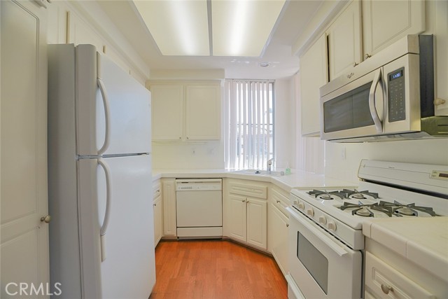 MLS #OC25262914 image #4