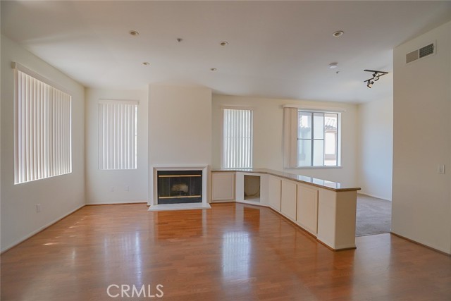 MLS #OC25262914 image #5