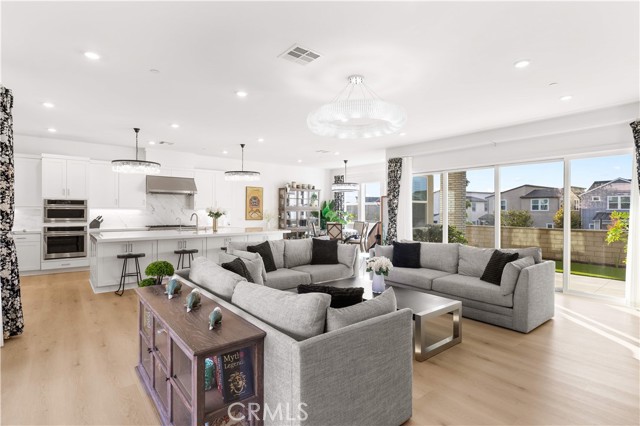 MLS #OC25262918 image #14