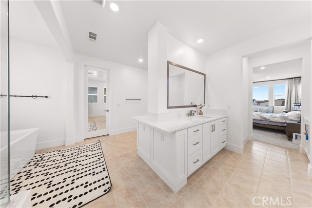 MLS #OC25262918 image #35