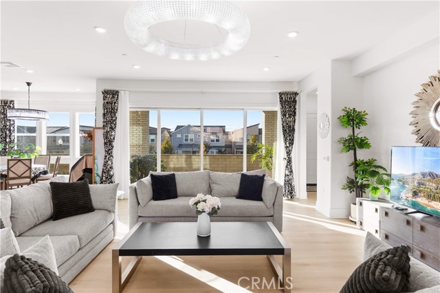 MLS #OC25262918 image #9