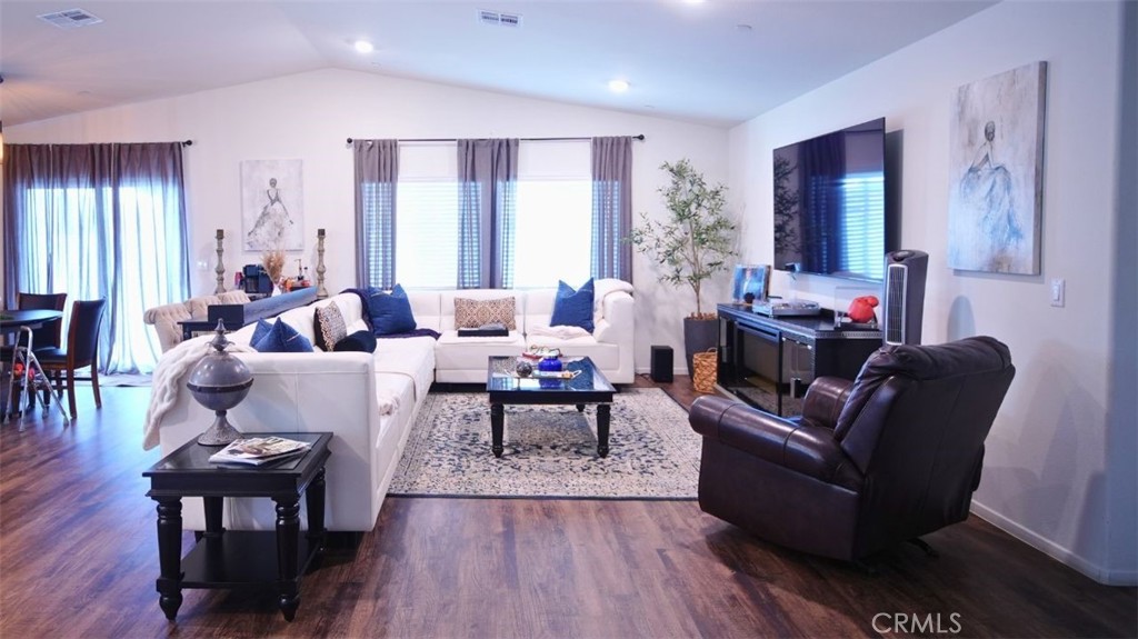 MLS #OC25262946 image #2