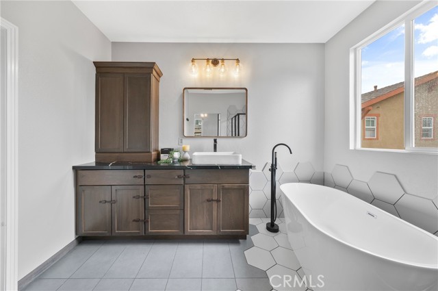 MLS #OC25262952 image #30