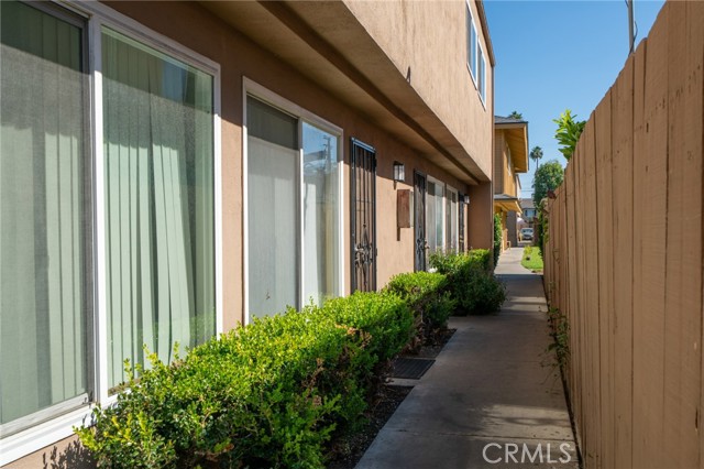 MLS #OC25262957 image #3