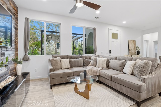 MLS #OC25262963 image #10