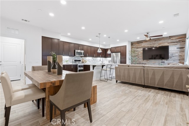 MLS #OC25262963 image #9