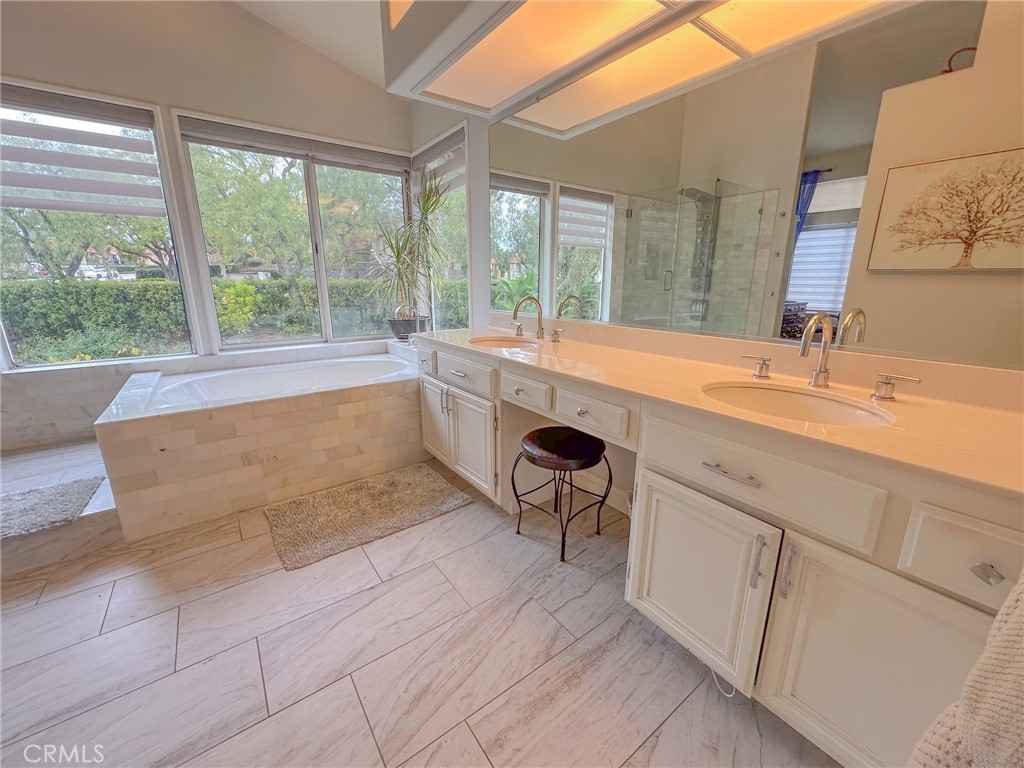 MLS #OC25262987 image #22