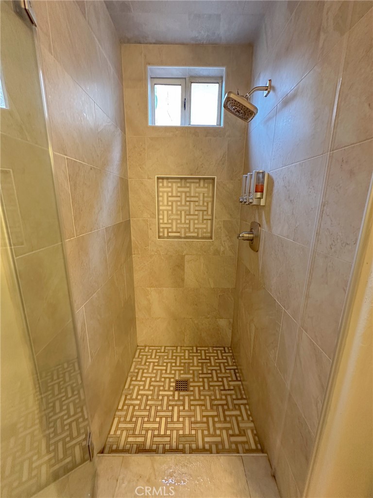 MLS #OC25262987 image #24