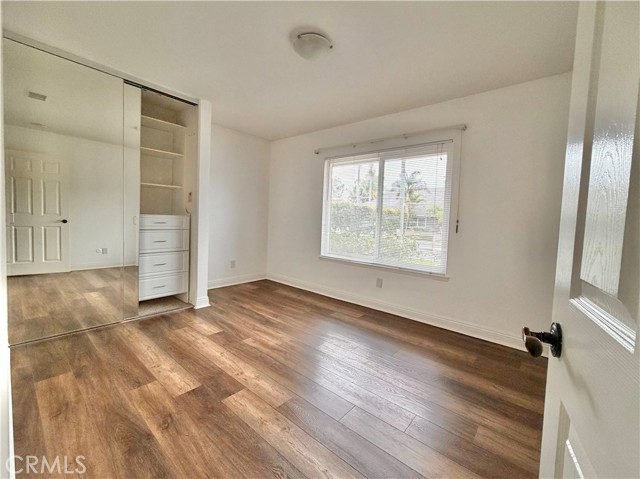 MLS #OC25263003 image #9