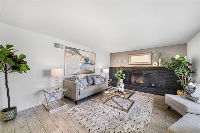 MLS #OC25263005 image #5