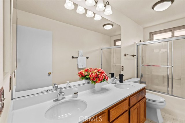 MLS #OC25263070 image #21