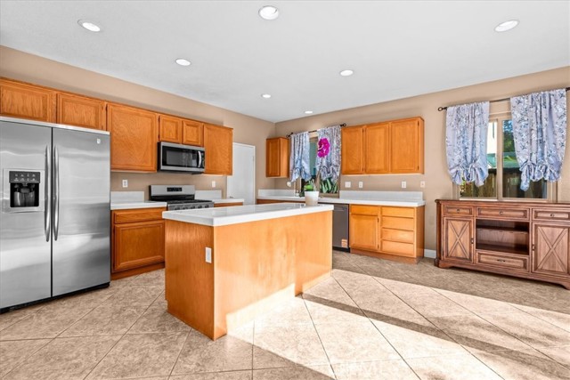 MLS #OC25263070 image #9