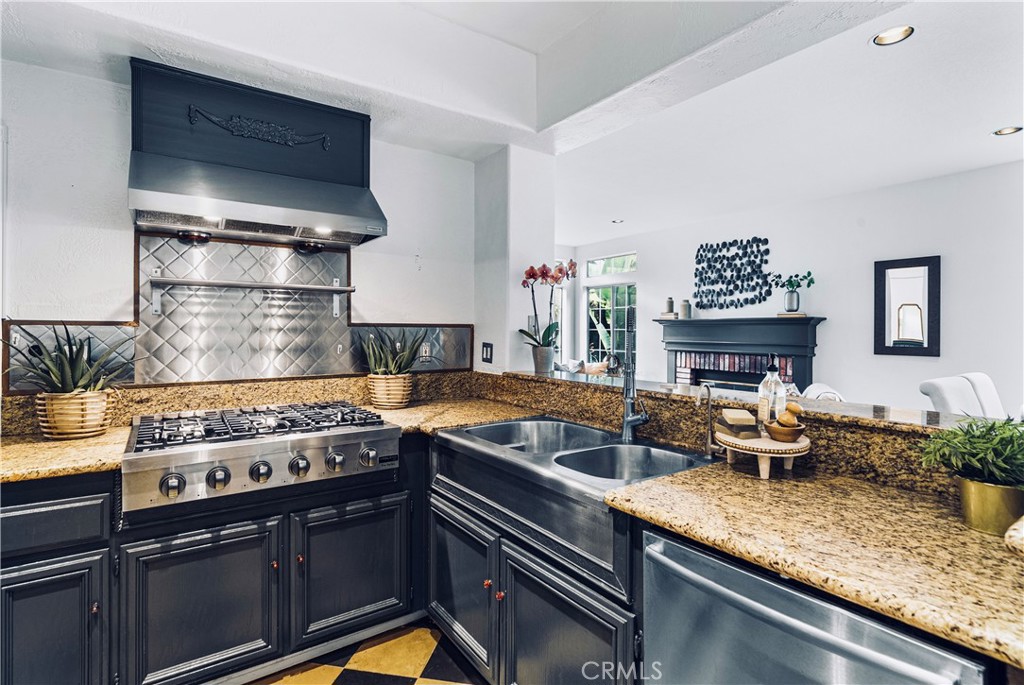 MLS #OC25263106 image #10