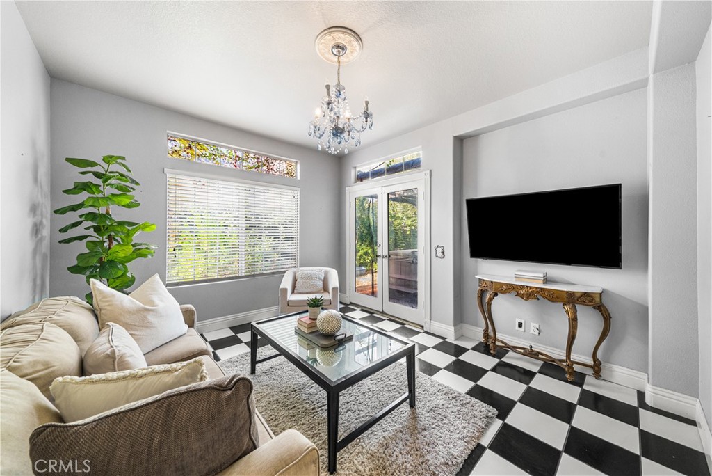 MLS #OC25263106 image #17