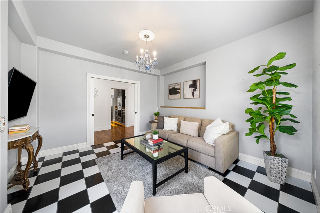 MLS #OC25263106 image #18