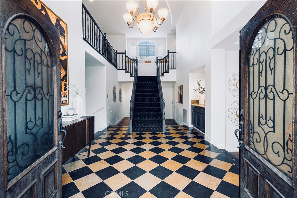 MLS #OC25263106 image #2