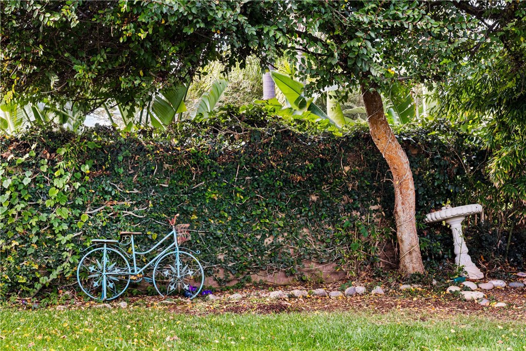 MLS #OC25263106 image #32