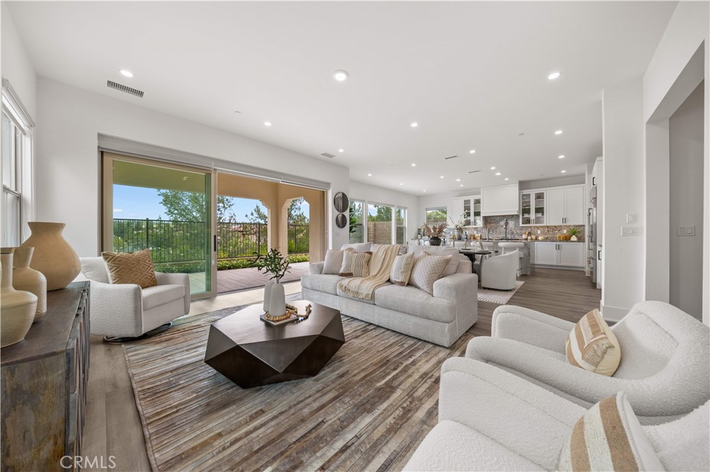 MLS #OC25156044 image #1