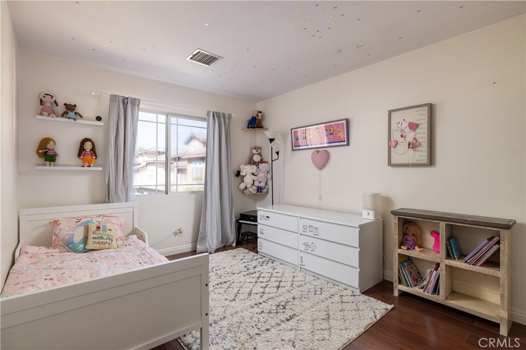 MLS #OC25263120 image #16