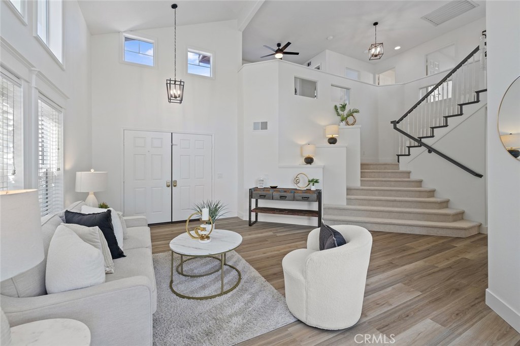 MLS #OC25263121 image #1