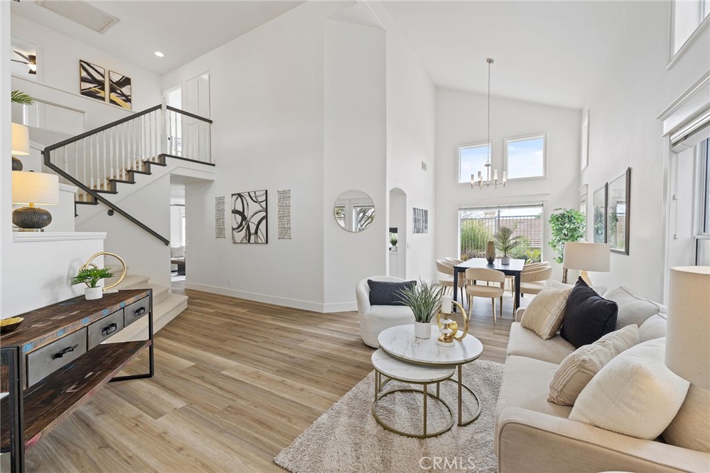 MLS #OC25263121 image #2