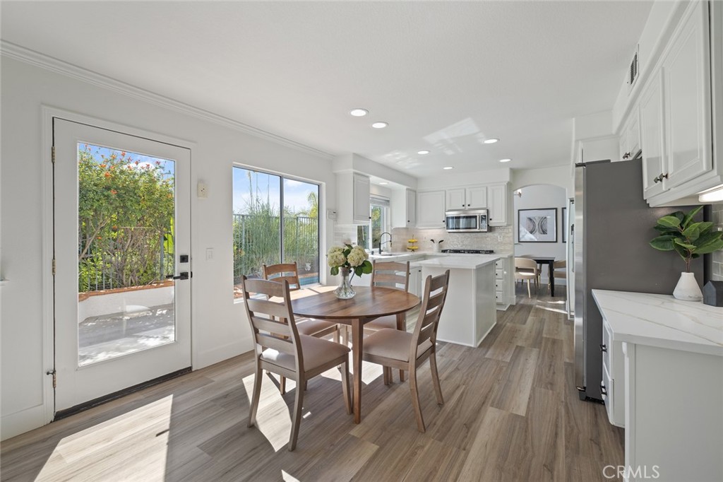 MLS #OC25263121 image #9