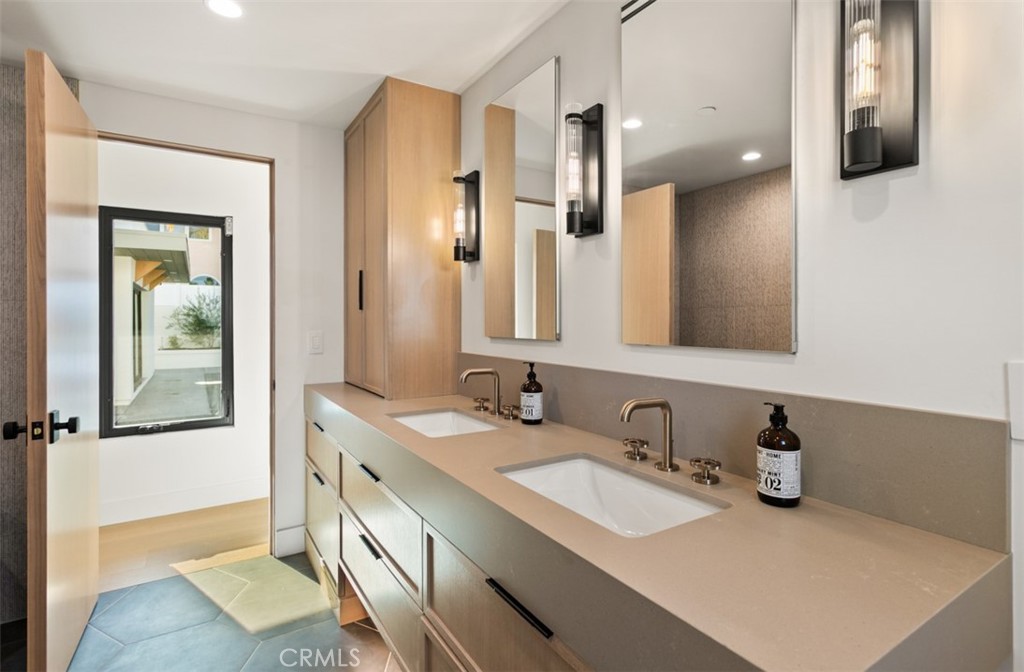 MLS #OC25263131 image #31