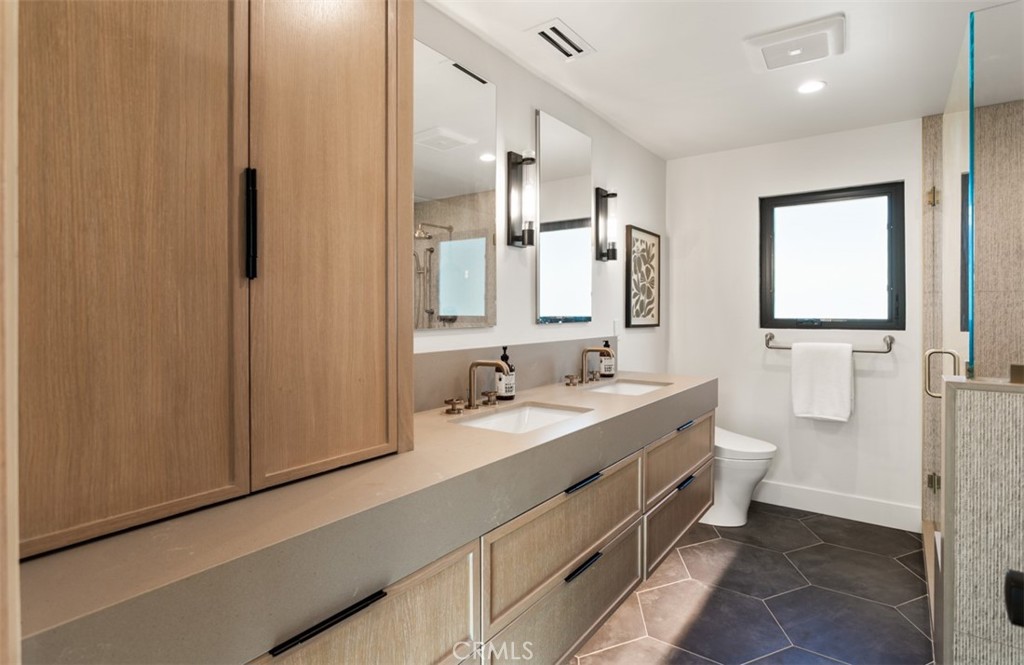 MLS #OC25263131 image #32