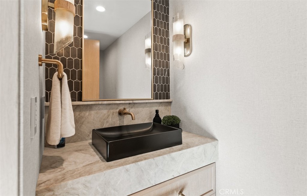 MLS #OC25263131 image #39