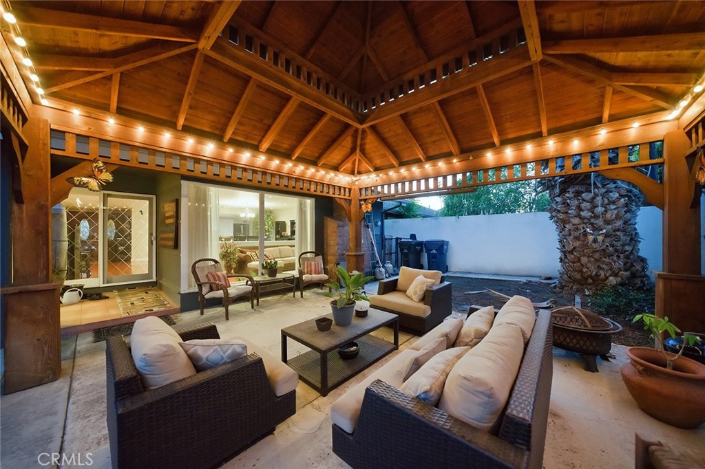 MLS #OC25263154 image #0