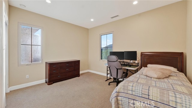 MLS #OC25263159 image #25