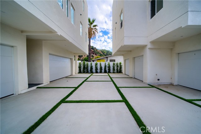 MLS #OC25263160 image #2