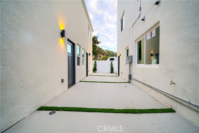 MLS #OC25263160 image #3