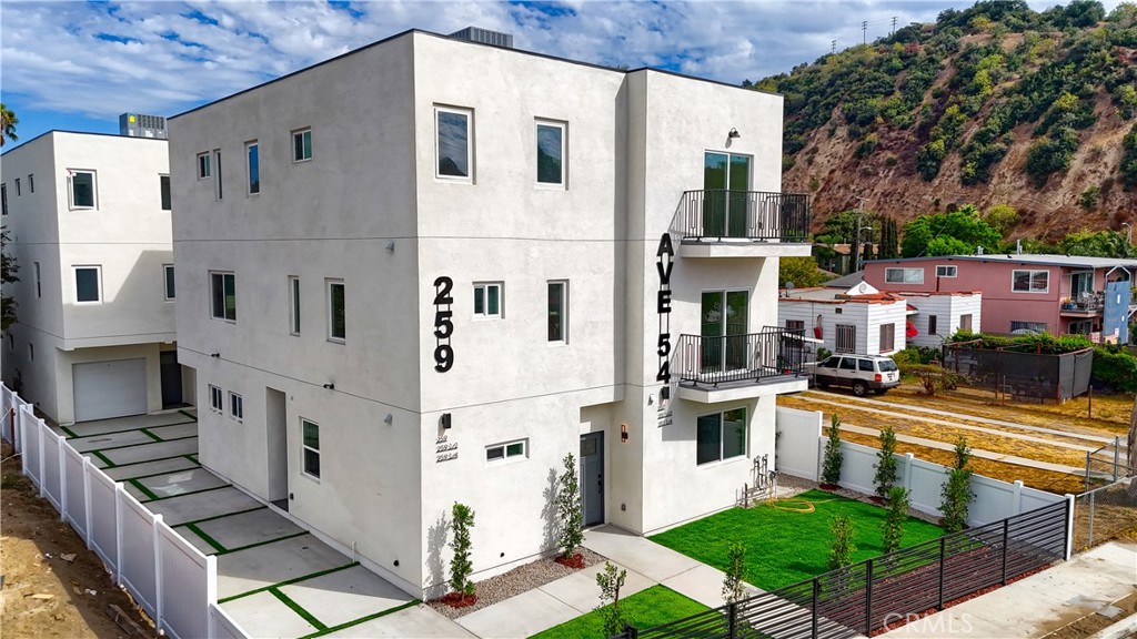 MLS #OC25263161 image #13