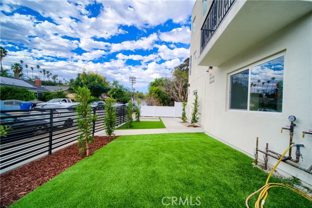 MLS #OC25263163 image #1